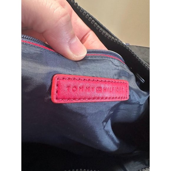 Tommy Hilfiger Weekender Tote Bag Black w/ Compartments and Handles - Picture 14 of 16